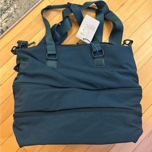 Brand new with tags teal FWD expandable tote